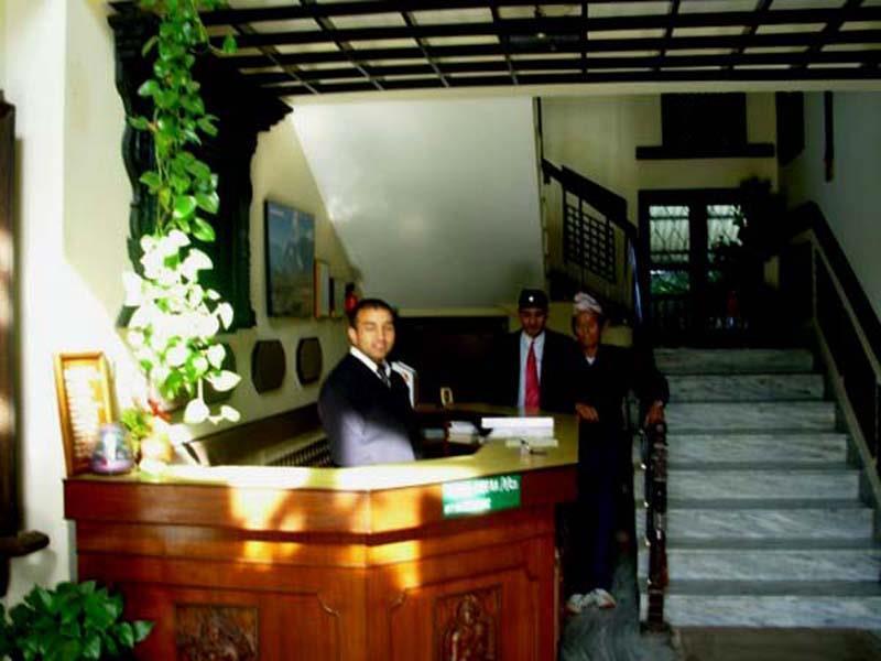 Hotel Meera Похара Екстериор снимка