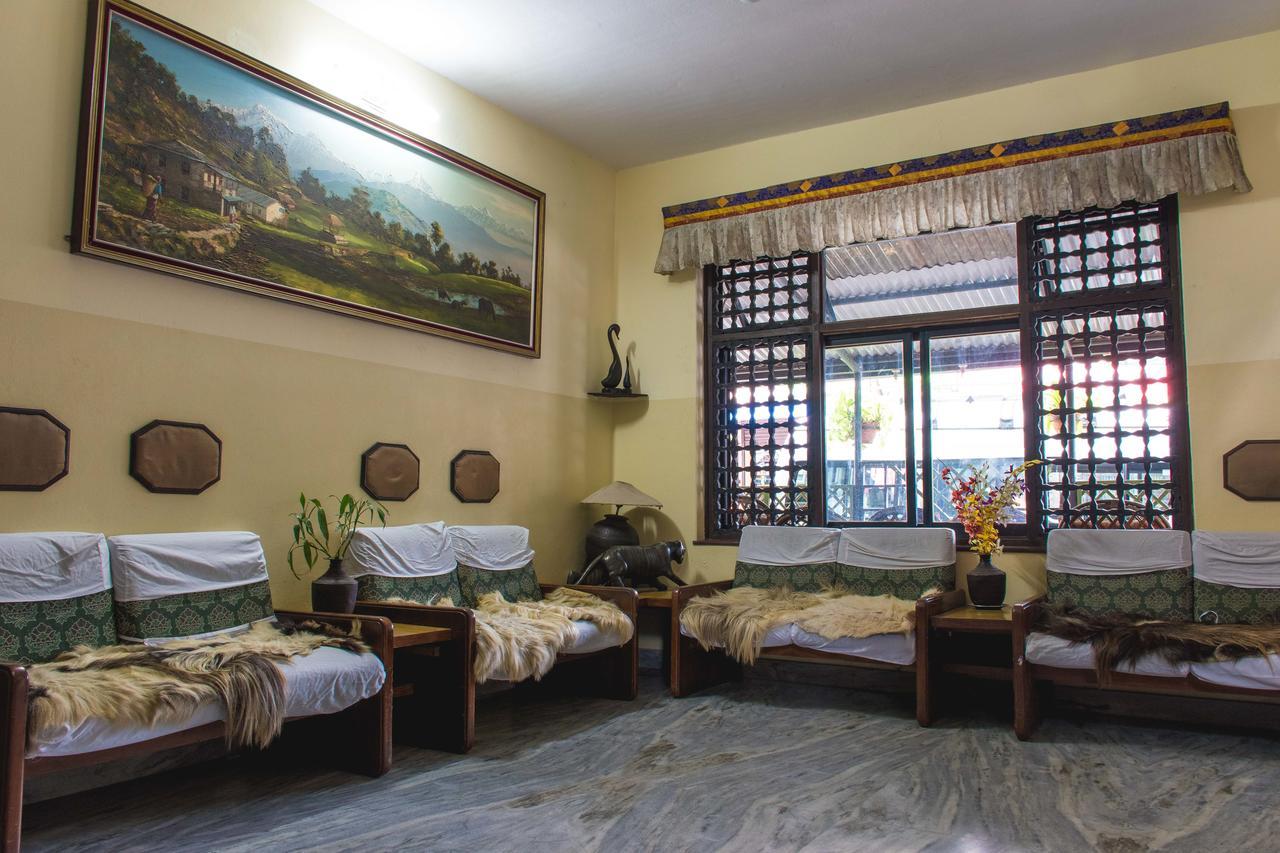 Hotel Meera Похара Екстериор снимка